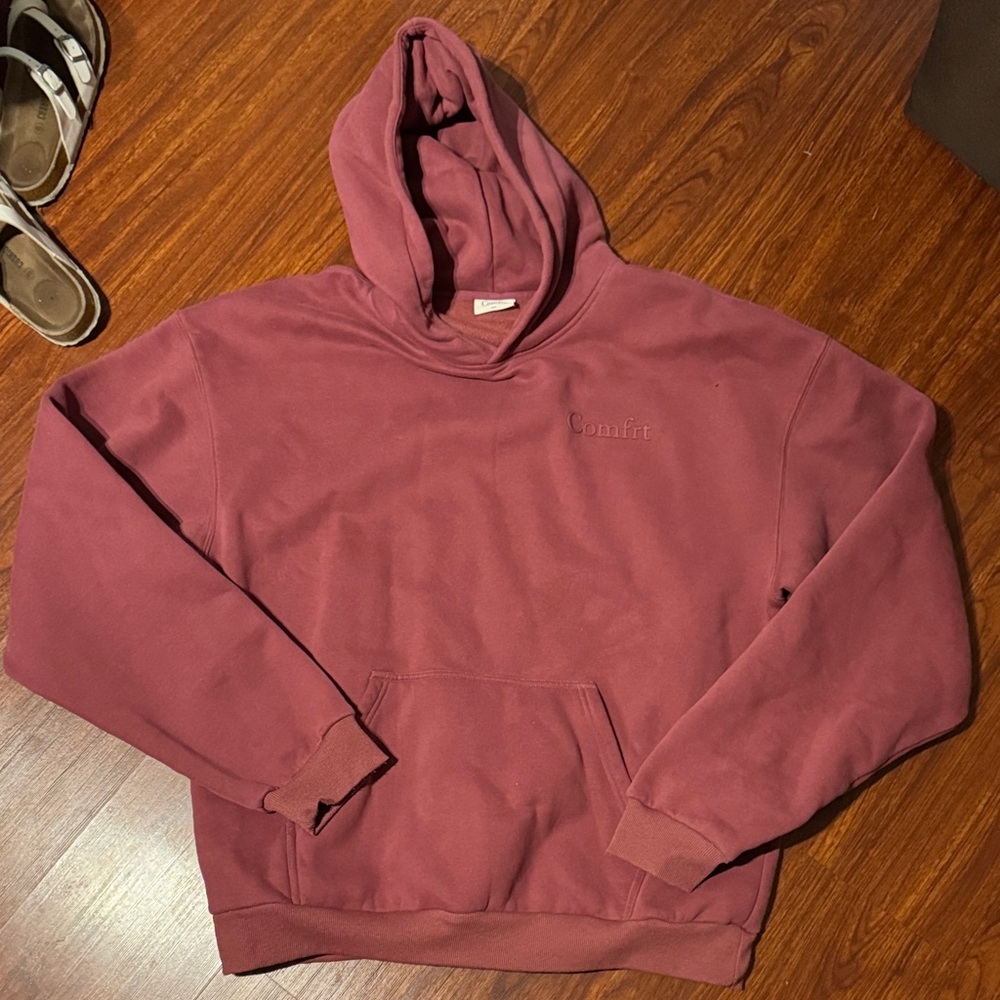 Comfrt hoodie size 2XL color is a mauve/rose color